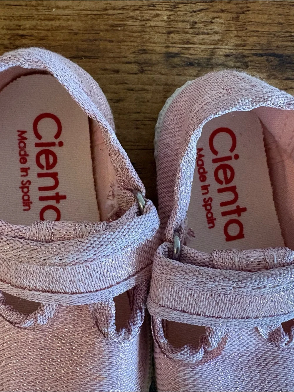 Cienta Sparkly Mary Jane Shoes